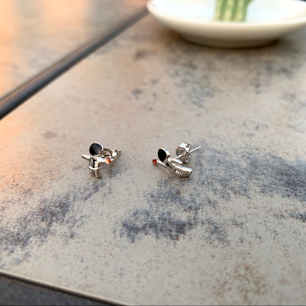 ASTRONAUT ASYMMETRIC EARRINGS - Picture 8 of 10